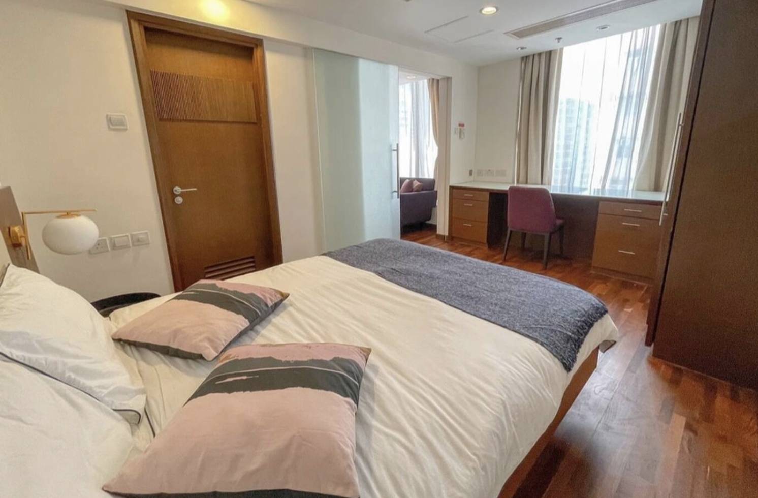 Spacious one bedroom apartment in CBD